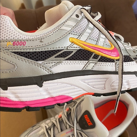 Nike Women's Gray and Pink Sneakers - Picture 6 of 7